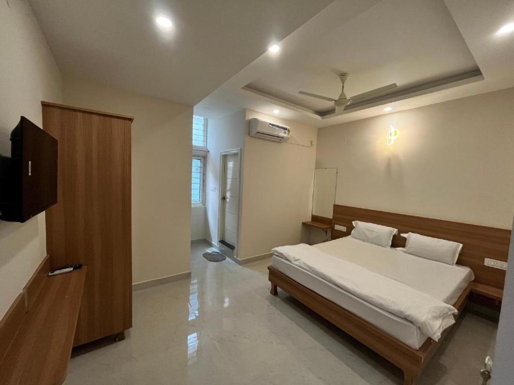 Seema Palace Inn 1 Km From Railwaystaion Mysore Exterior photo